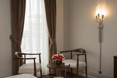 تکسیم لانژ هتل