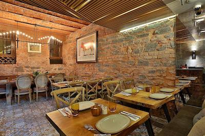 تکسیم لانژ هتل