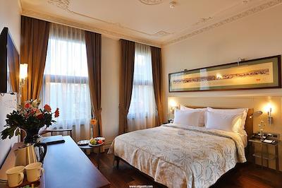 تکسیم لانژ هتل