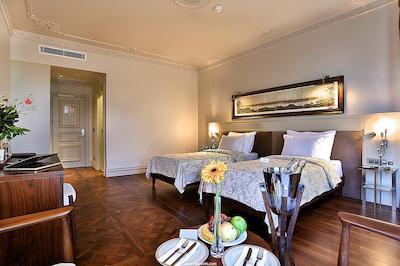 تکسیم لانژ هتل