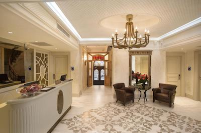 تکسیم لانژ هتل