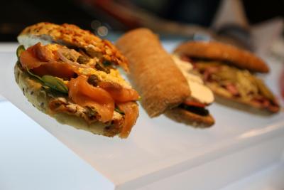 سنترو المنهل ابوظبی