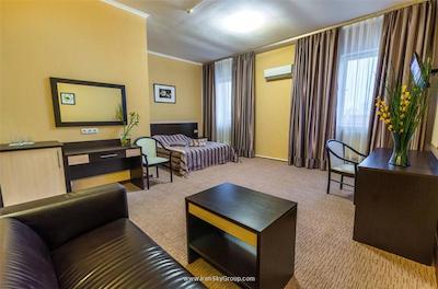 هتل کمپلکس یویوت