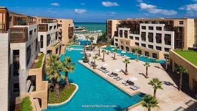 کمپینسکی سوممرلند هتل اند رسرت