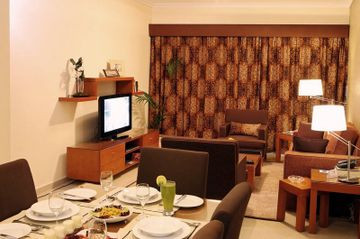 السلام هتل سوئیتس