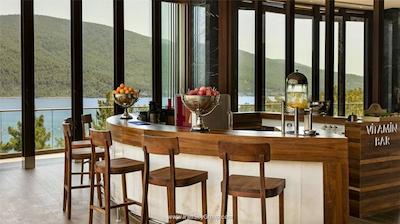 تایتانیک دلوکس بدروم