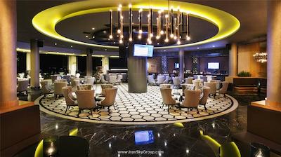 تایتانیک دلوکس بدروم