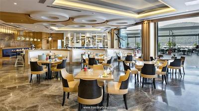 تایتانیک دلوکس بدروم