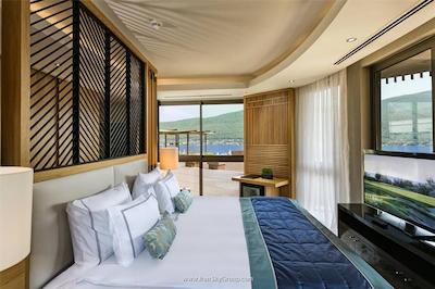 تایتانیک دلوکس بدروم