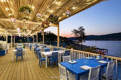 تایتانیک دلوکس بدروم