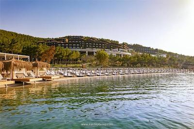 تایتانیک دلوکس بدروم