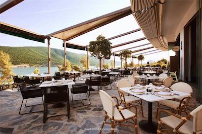 تایتانیک دلوکس بدروم