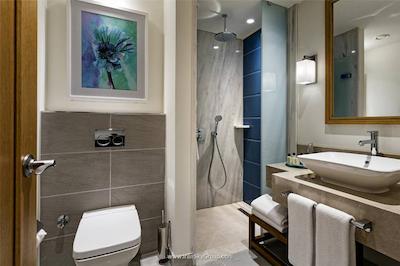 تایتانیک دلوکس بدروم