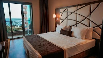 د گرند میرا