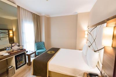 د گرند میرا