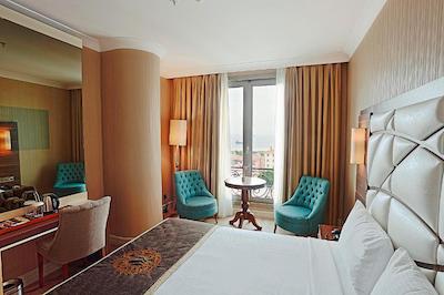 د گرند میرا