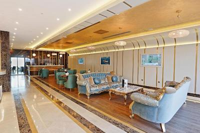 د گرند میرا