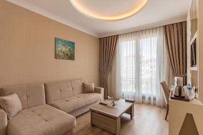 د گرند میرا