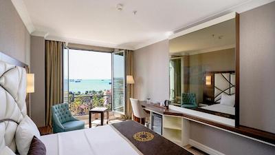 د گرند میرا