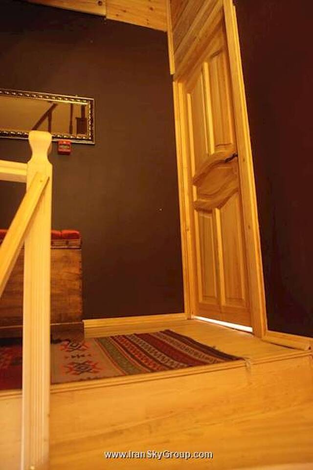 تام اسکوئر بوتیک هتل