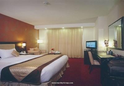 هتل پارسیان کرمانشاه