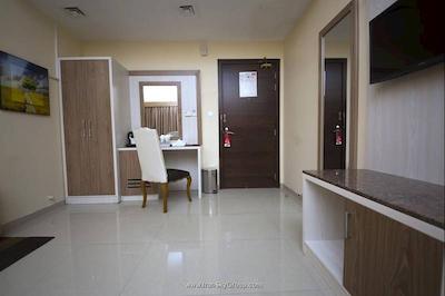 نیف ویو هتل