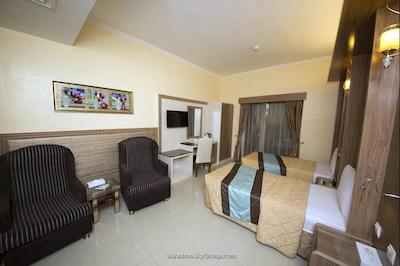 نیف ویو هتل