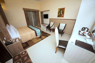 نیف ویو هتل