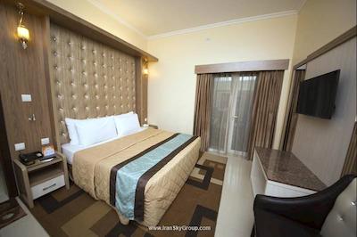 نیف ویو هتل