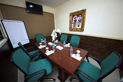 نیف ویو هتل