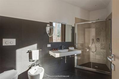 تروی پلس هتل