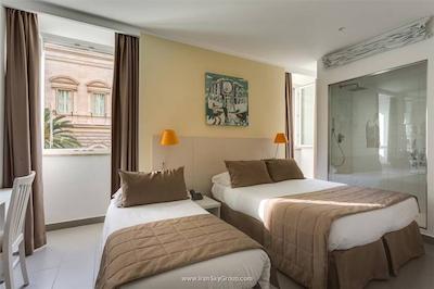 تروی پلس هتل