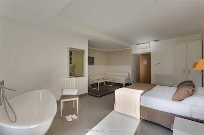 تروی پلس هتل