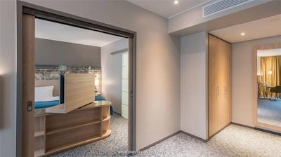 هلیدی این دوسلدورف سیتی تولوسر اللی