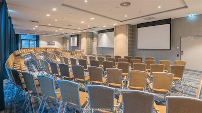 هلیدی این دوسلدورف سیتی تولوسر اللی