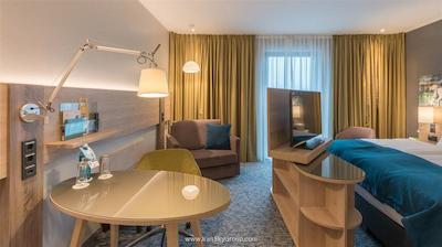 هلیدی این دوسلدورف سیتی تولوسر اللی