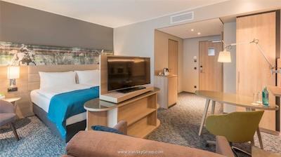 هلیدی این دوسلدورف سیتی تولوسر اللی