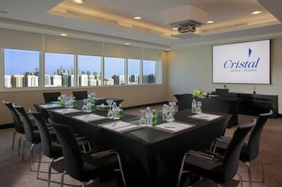 کریستال هتل ابوظبی