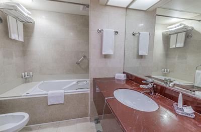 ملینیوم داون تاون ابوظبی