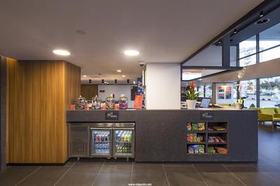 همپتون بای هیلتون استانبول کورت کوی