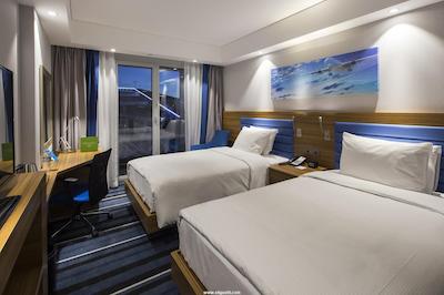 همپتون بای هیلتون استانبول کورت کوی