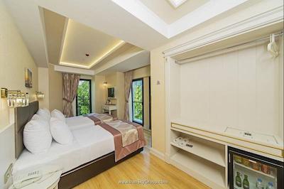 گرند ناکی هتل