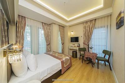 گرند ناکی هتل