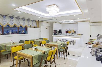 گرند ناکی هتل