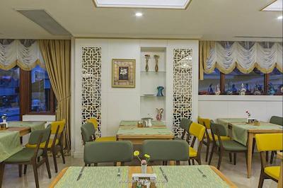 گرند ناکی هتل