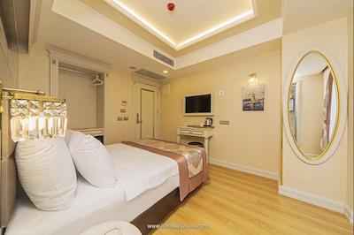 گرند ناکی هتل