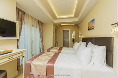 گرند ناکی هتل