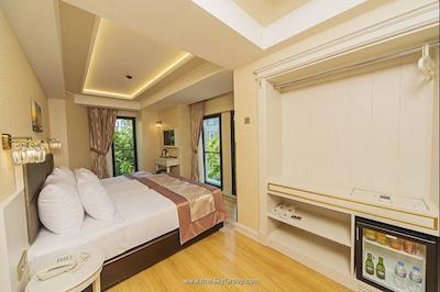 گرند ناکی هتل