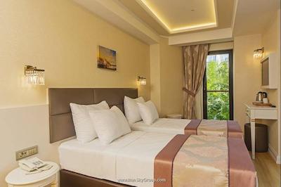 گرند ناکی هتل