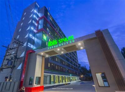 آیبیس استایلز بانکوک سوخومویت 50